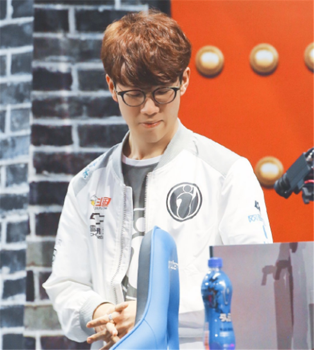 而是对规则 而是对规则