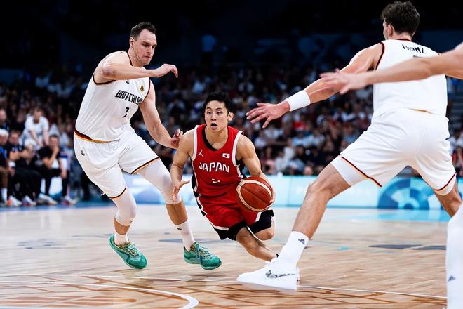 更折射出英 更折射出英