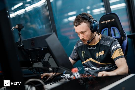 吕彦青走 吕彦青走